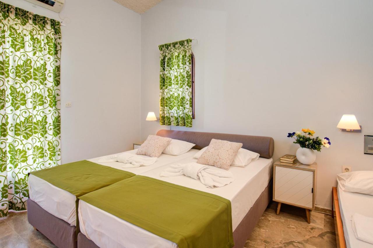 Chriselen Hotel Eleonas Bagian luar foto