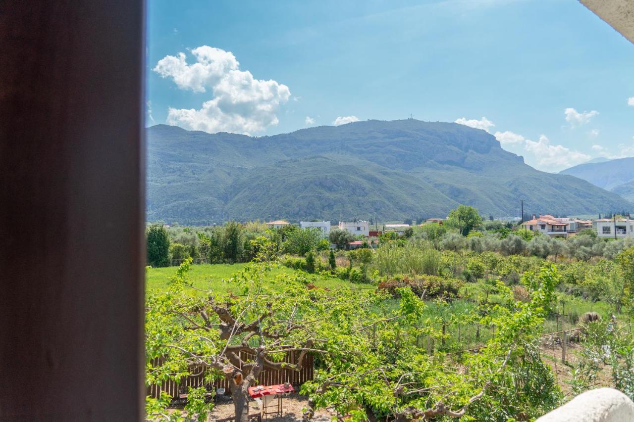Chriselen Hotel Eleonas Bagian luar foto