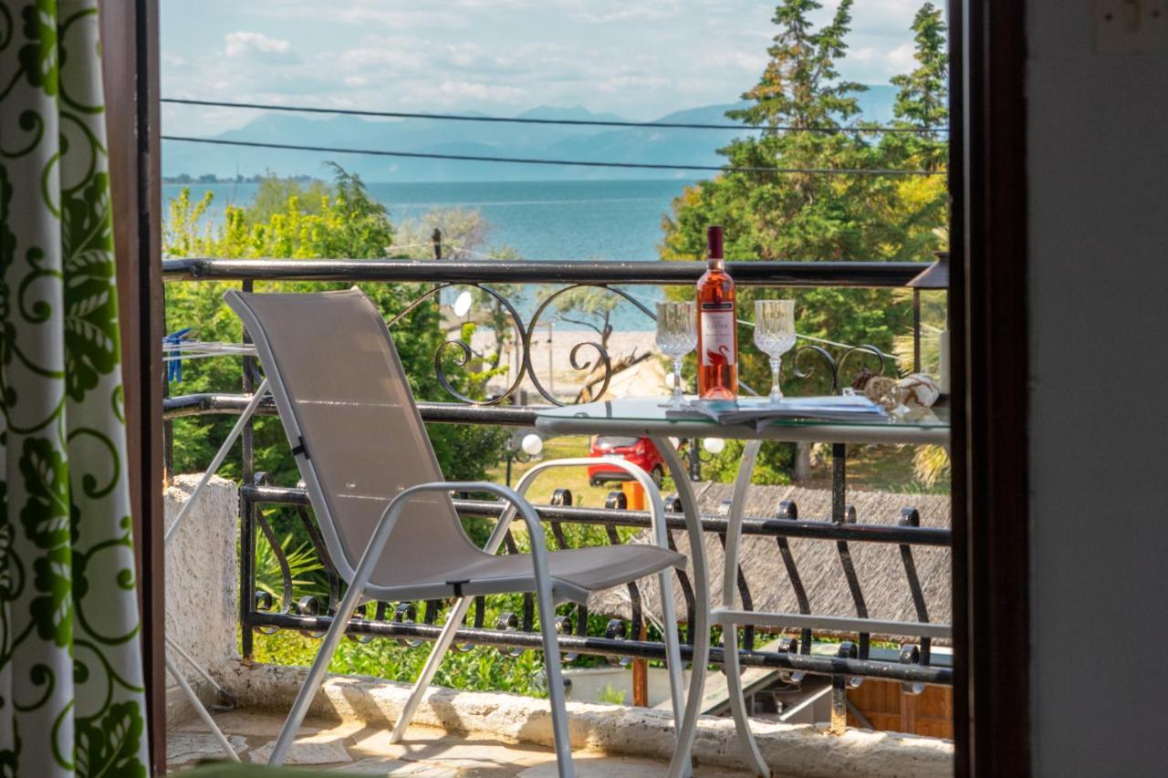 Chriselen Hotel Eleonas Bagian luar foto